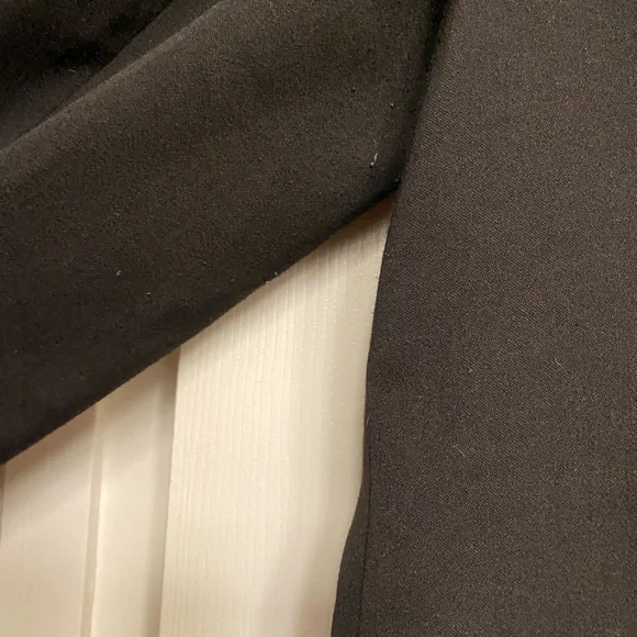 Black blazer with quarter sleeves - Picture 5 of 11